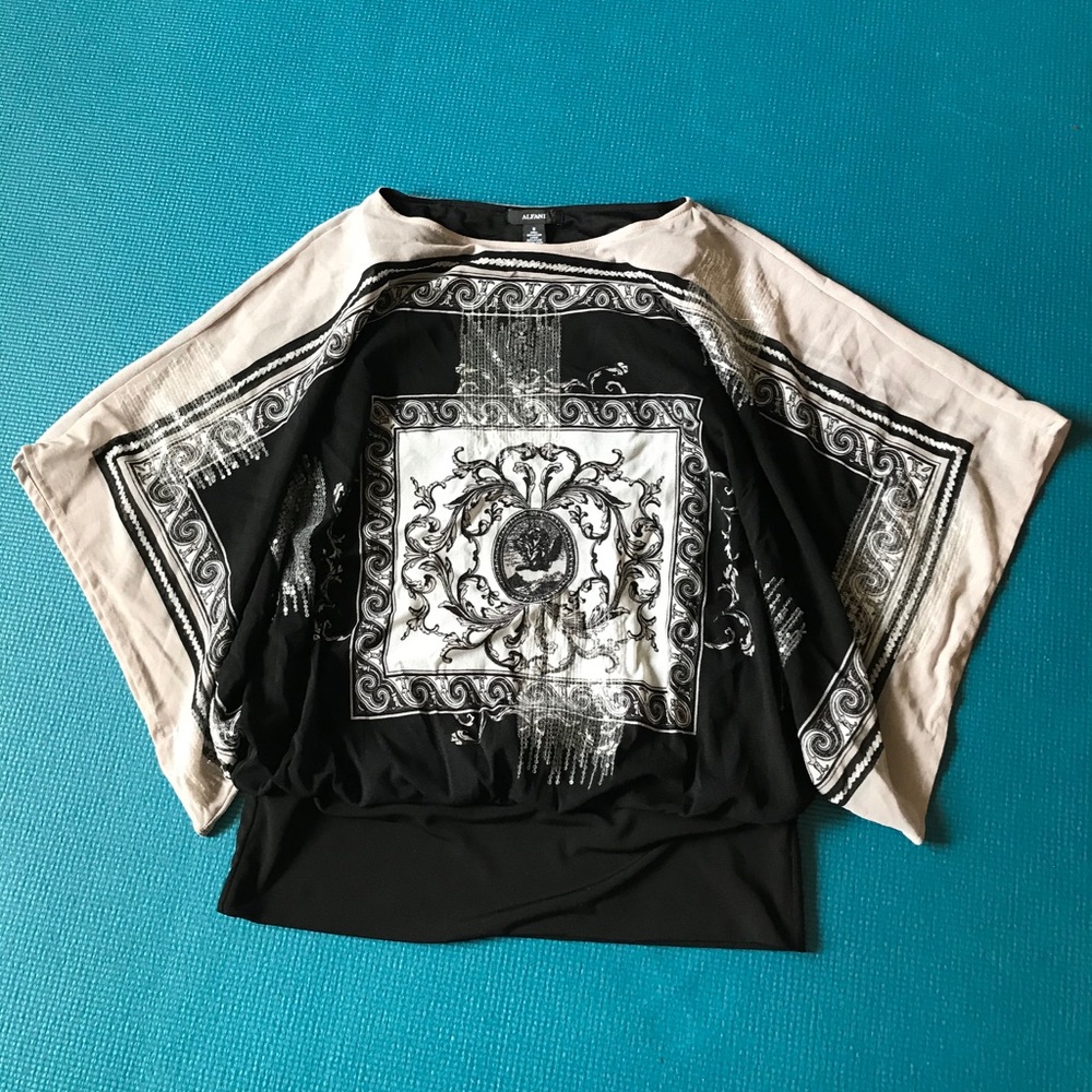 Alfani size small top